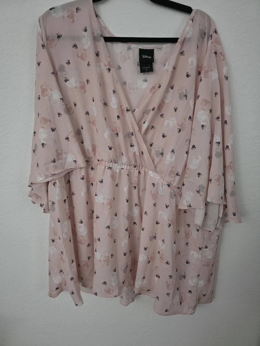 NWOT Torrid Disney Pink Minnie Faux Wrap Blouse - Picture 2 of 6